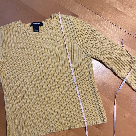 The Limited Chunky Knit Sweater Size Medium - Picture 7 of 8